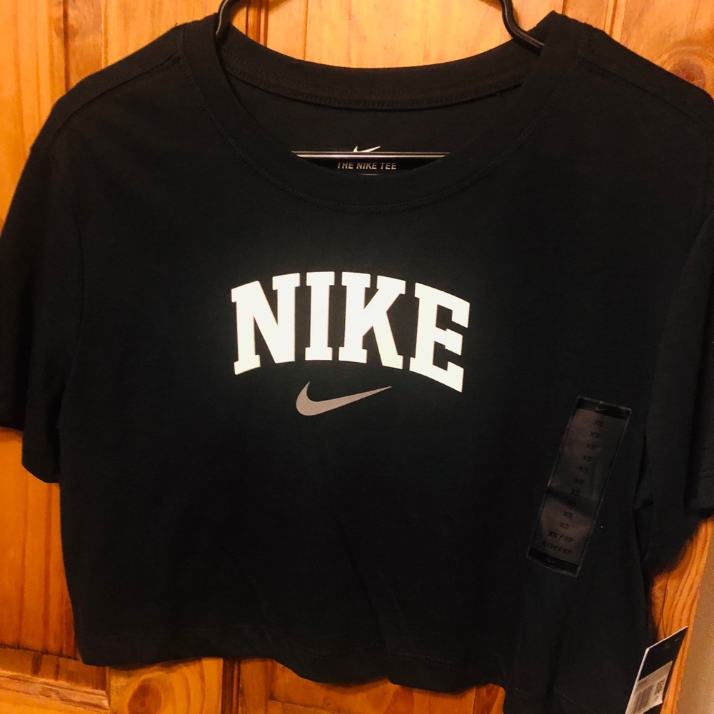 Nike crop top / workout top